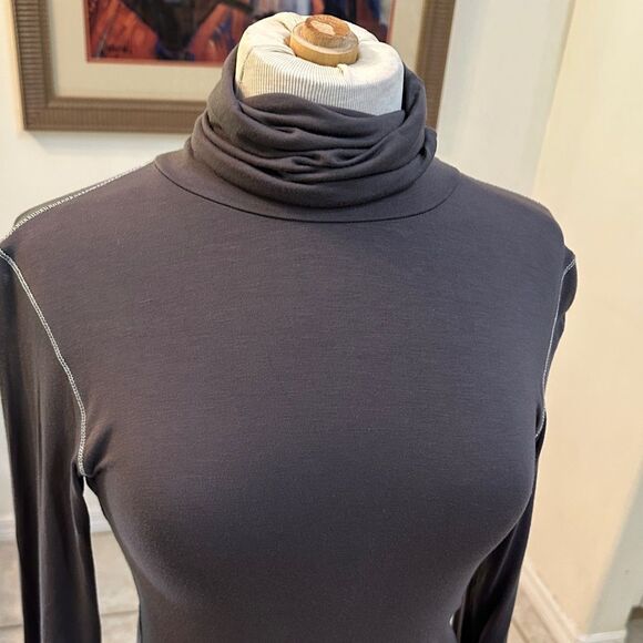 MAJESTIC PARIS Brown Turtleneck Long Sleeve Top w/Stitching Detail Size 2 - Picture 2 of 9